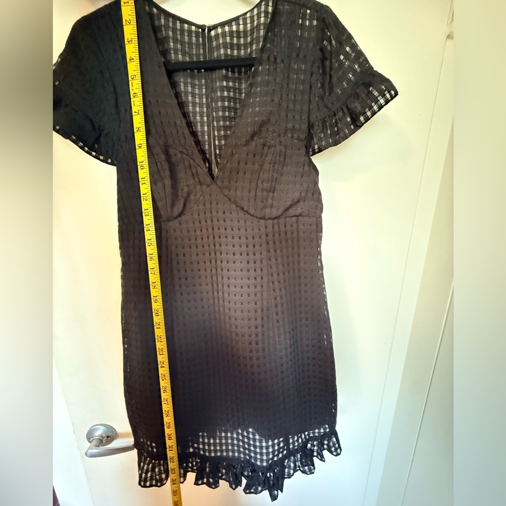 BCBGeneration Black Woven dress size 8.